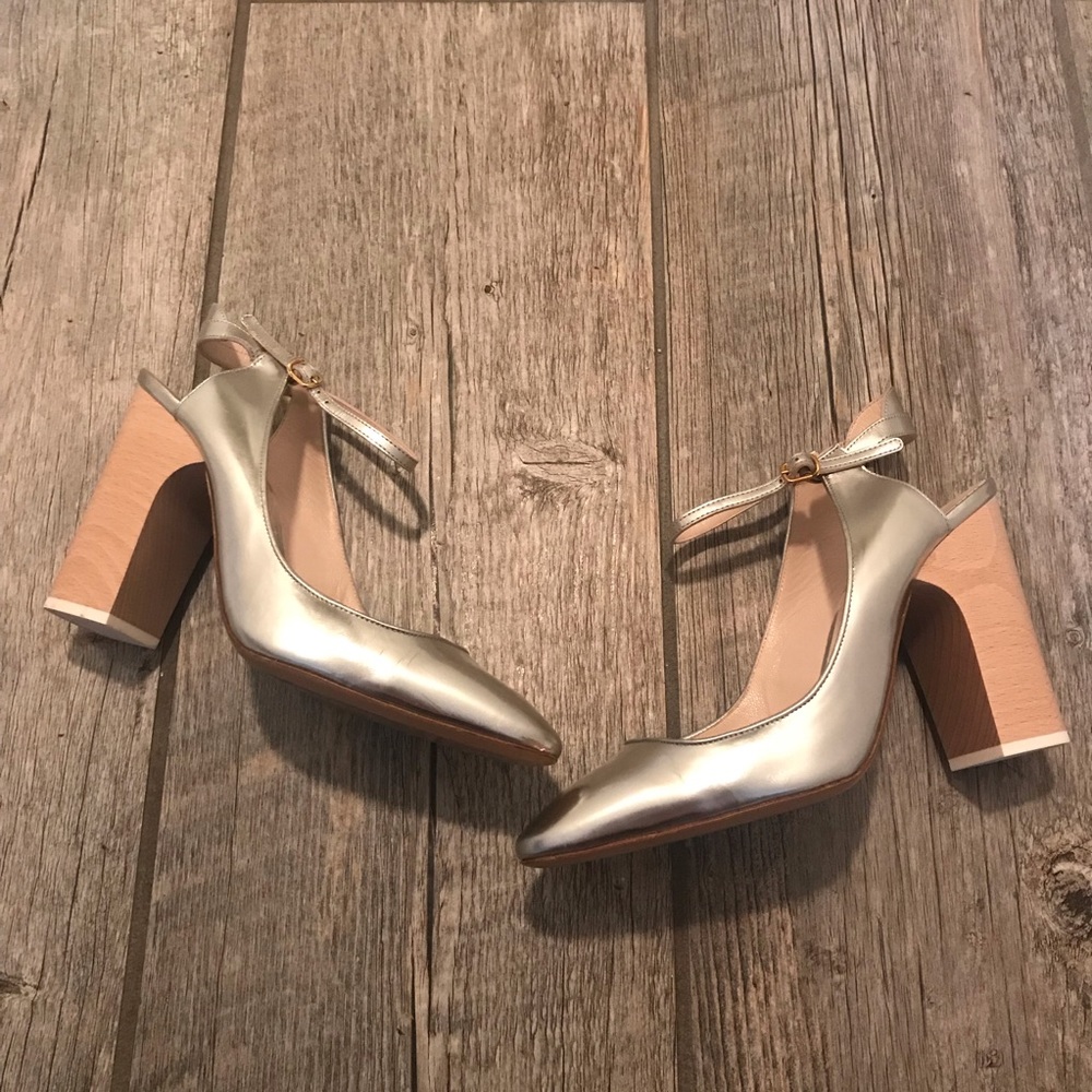 Chloé metallic silver leather pumps